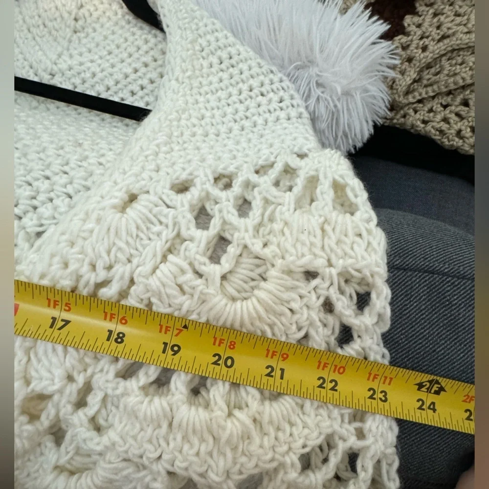 70s Handmade Cream Crocheted Shawl Poncho Pashmina Coverup Boho Grannycore Indie - Picture 11 of 13